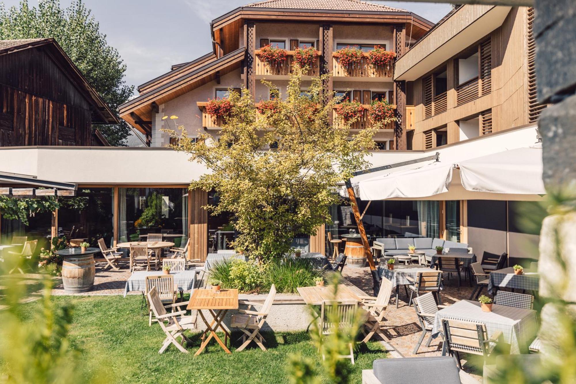 Hotel Restaurant Langgenhof Bruneck Exteriör bild